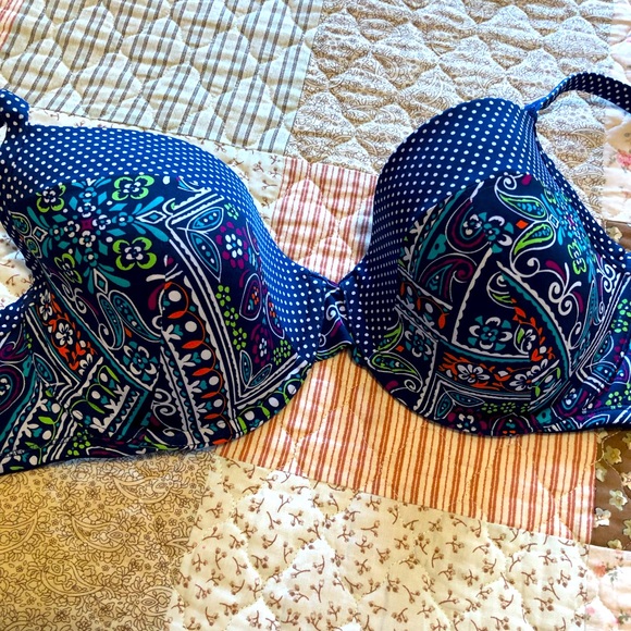 Cacique Intimates & Sleepwear Cacique Floral Underwire Bra 38ddd E